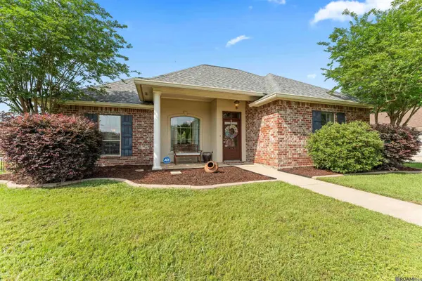 2455 Shady Bend Ct, Zachary, LA 70791