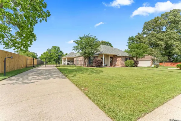 2455 Shady Bend Ct, Zachary, LA 70791