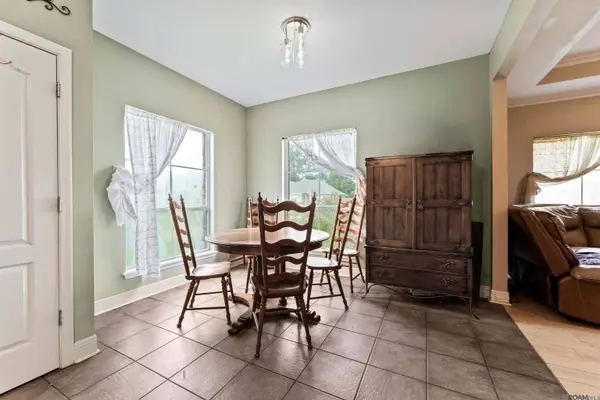 1300 Buffalo Hollow Ct, Zachary, LA 70791