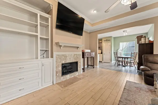 1300 Buffalo Hollow Ct, Zachary, LA 70791