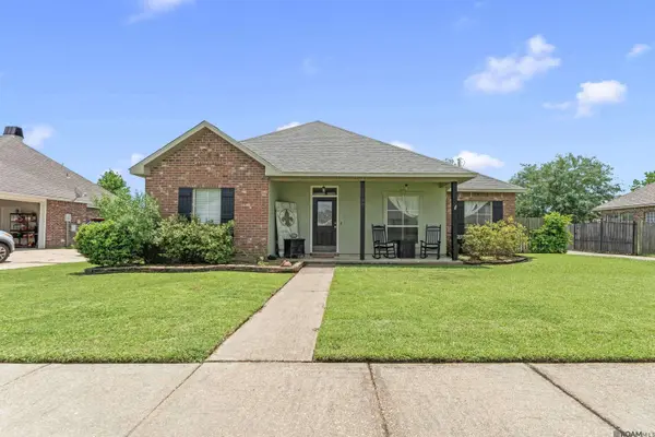 1300 Buffalo Hollow Ct, Zachary, LA 70791