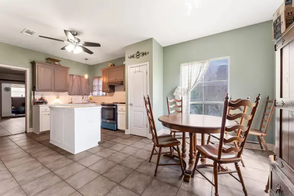1300 Buffalo Hollow Ct, Zachary, LA 70791