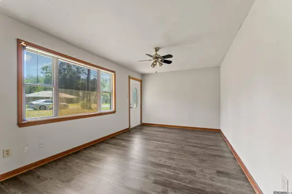 1477 Nichols St, Baker, LA 70714