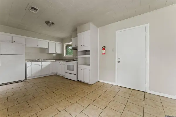 2421 Mchugh Rd, Baker, LA 70714