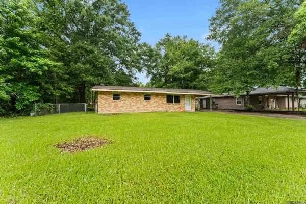 2421 Mchugh Rd, Baker, LA 70714