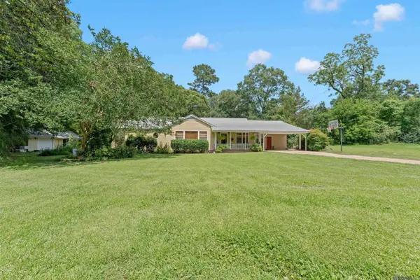 11437 Old South Dr, Clinton, LA 70722