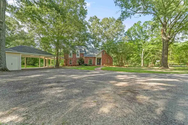 447 Sandy Springs Ln, Jackson, LA 70748