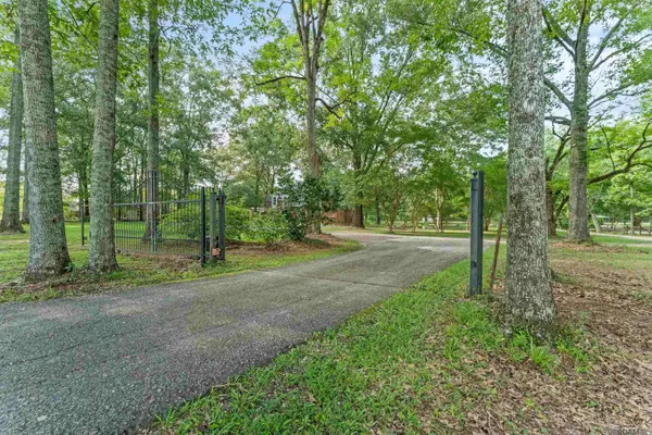 447 Sandy Springs Ln, Jackson, LA 70748