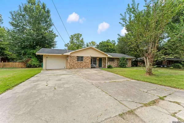 4018 Chestnut St, Zachary, LA 70791