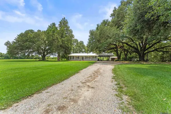 7008 Port Hudson Pride Rd, Zachary, LA 70791