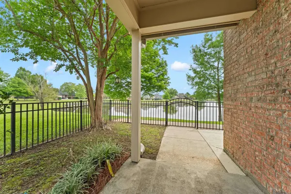 1310 Lake Pointe Ave, Zachary, LA 70791