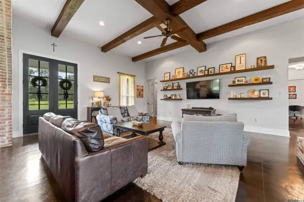 863 E Plains Port Hudson Rd, Zachary, LA 70791