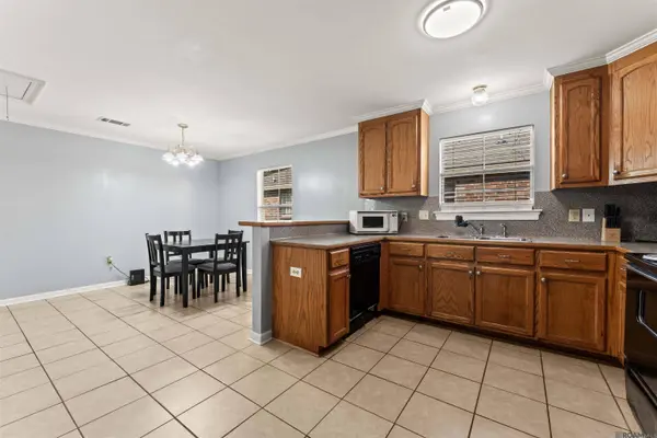 3290 Adams St, Baker, LA 70714