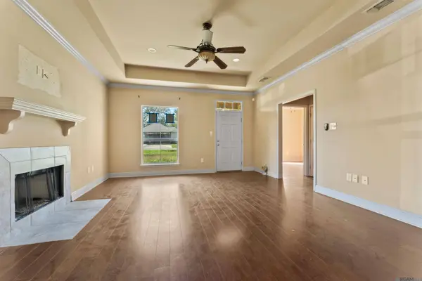 17351 Lake Iris Ave, Baton Rouge, LA 70817