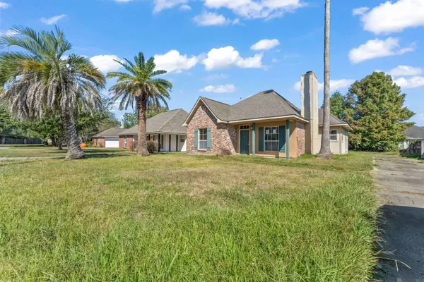 17351 Lake Iris Ave, Baton Rouge, LA 70817
