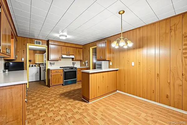 3259 Union BLVD, East Islip, NY 11730