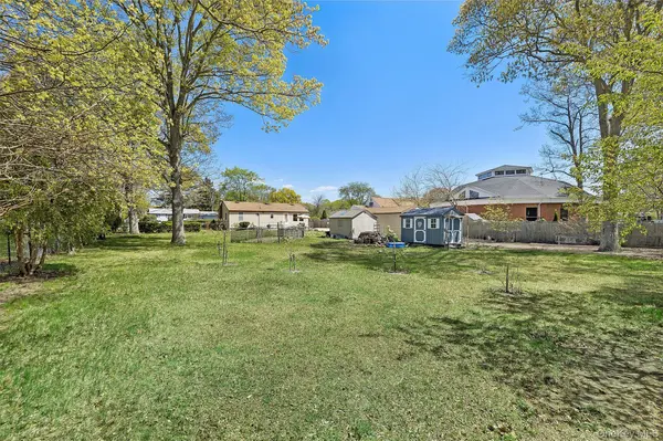 140 Poplar ST, Central Islip, NY 11722