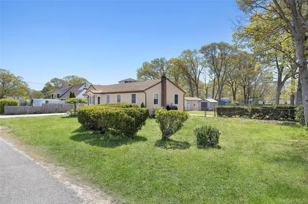 140 Poplar ST, Central Islip, NY 11722