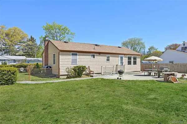 140 Poplar ST, Central Islip, NY 11722