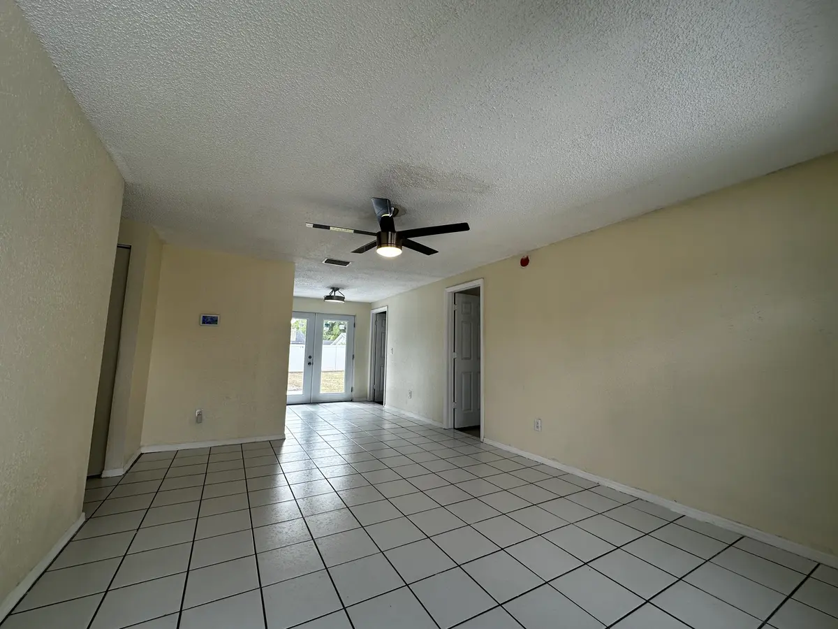3704 Meadowbreeze Dr, Tampa, FL 33619-1249