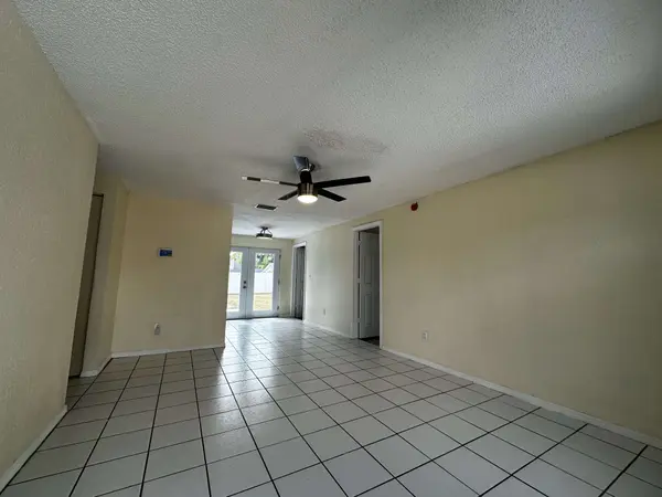 3704 Meadowbreeze Dr, Tampa, FL 33619-1249