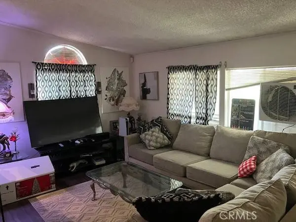 1030 E Avenue S #38, Palmdale, CA 93550
