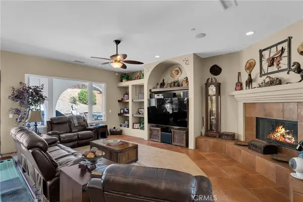 925 Valley, Vista, CA 92084
