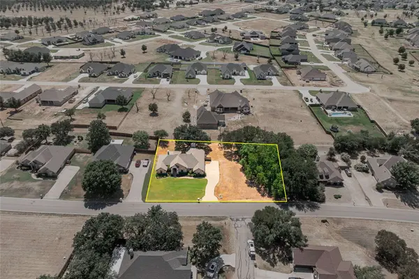 6909 Westover DR, Granbury, TX 76049