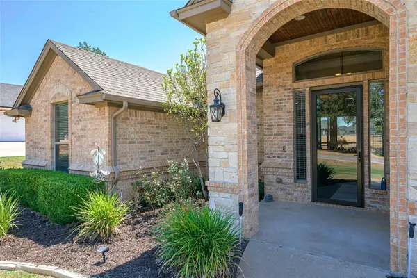 6909 Westover DR, Granbury, TX 76049