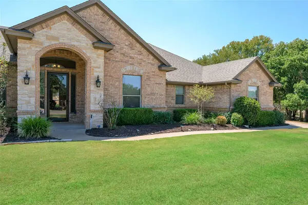 6909 Westover DR, Granbury, TX 76049