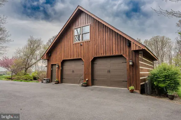 1720 CHARLES RAY ACRES DR, Sykesville, MD 21784