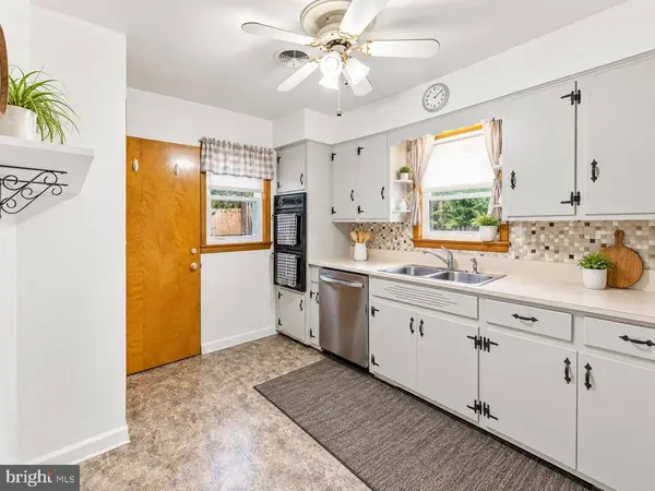 521 MARK DR, Westminster, MD 21157