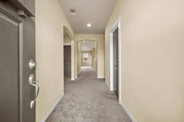 2433 Hazelwood AVE, Redmond, OR 97756