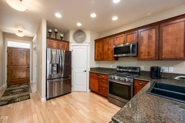 20768 Horizon Ridge PL, Bend, OR 97701