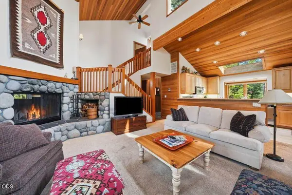 71190 Fiddleneck LN #GH 14, Black Butte Ranch, OR 97759