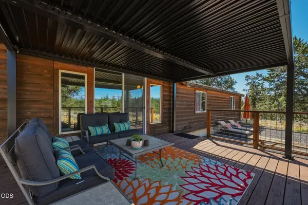 67422 Trout LN, Bend, OR 97703