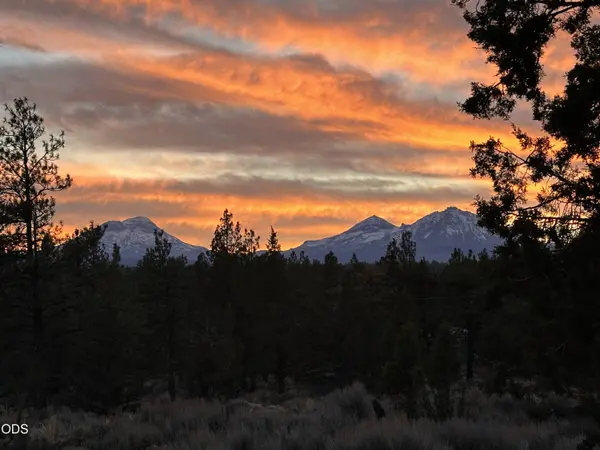 67422 Trout LN, Bend, OR 97703