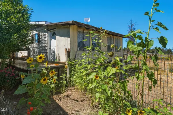 67050 Gist RD, Bend, OR 97703