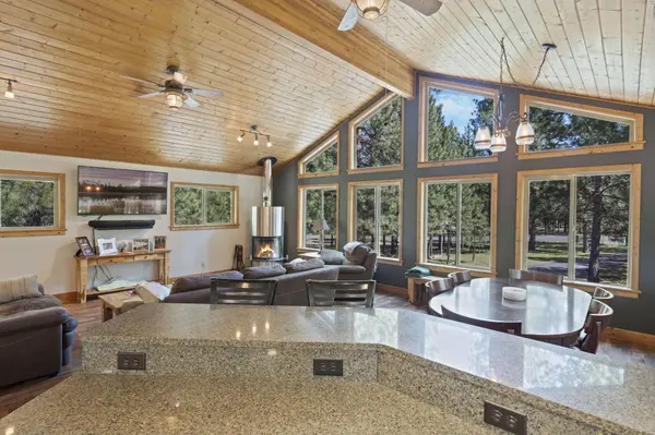 14590 Mountain View LOOP, Sisters, OR 97759