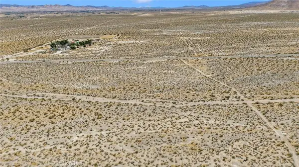 4501725 Crystal Creek, Lucerne Valley, CA 92356