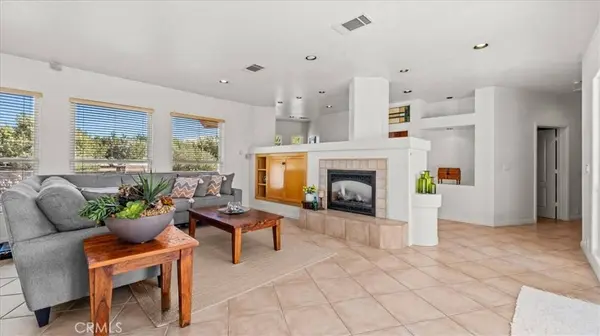 6976 Cataba, Oak Hills, CA 92344