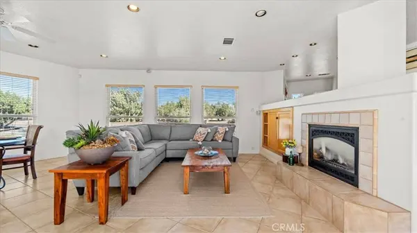 6976 Cataba, Oak Hills, CA 92344