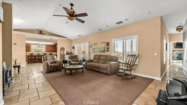 10271 Clover, Hesperia, CA 92344