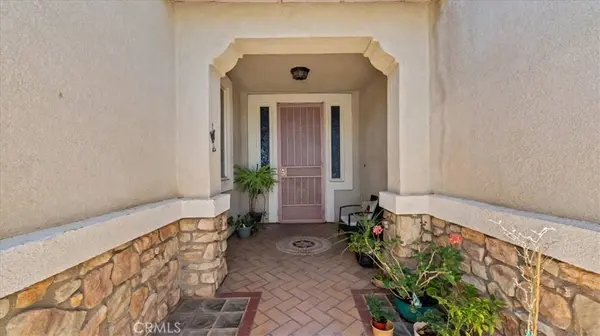 17681 View Mount CT, Victorville, CA 92395
