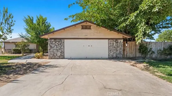 22935 Standing Rock, Apple Valley, CA 92307
