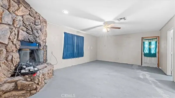 22935 Standing Rock, Apple Valley, CA 92307