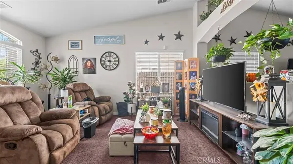 15928 Elkins, Victorville, CA 92395