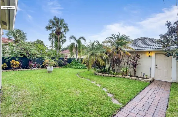 8212 CALTERRA DR, Palm Beach Gardens, FL 33418