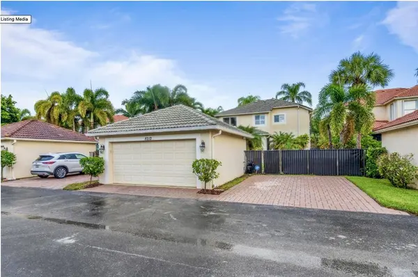 8212 CALTERRA DR, Palm Beach Gardens, FL 33418