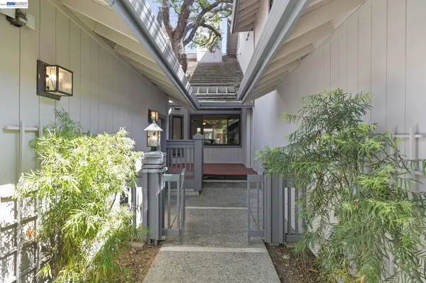 5982 Post Oak Cir, San Jose, CA 95120
